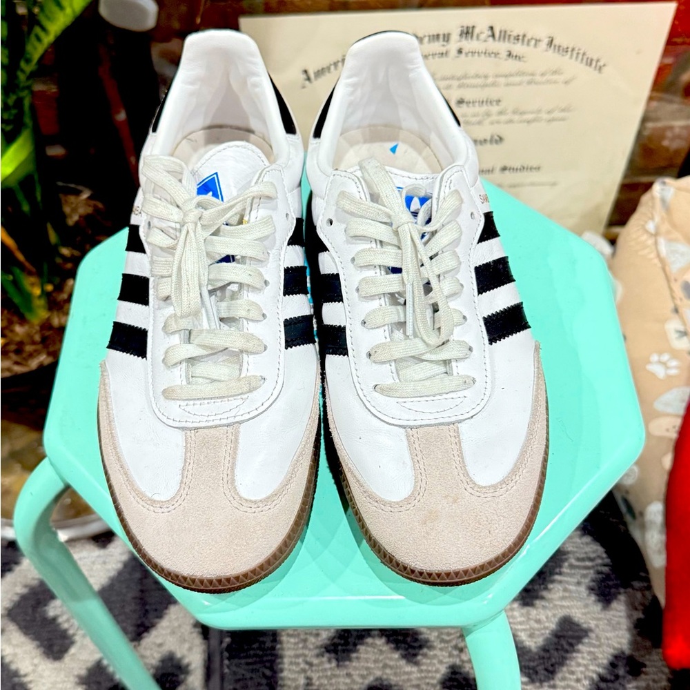 BIG KIDS' ADIDAS ORIGINALS SAMBA OG CASUAL SHOES
Size 6